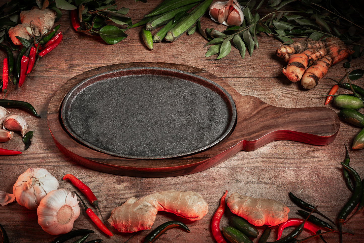 Gift Set: 'DESI PUB DINNER', Bowl and Stand, Cast Iron Sizzler and Spice Selection