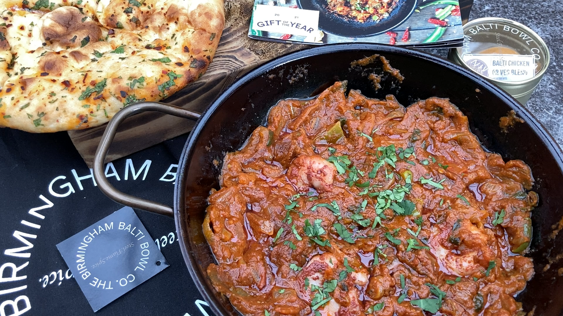 The Curry Kid cooks up a Balti King Prawn feast!