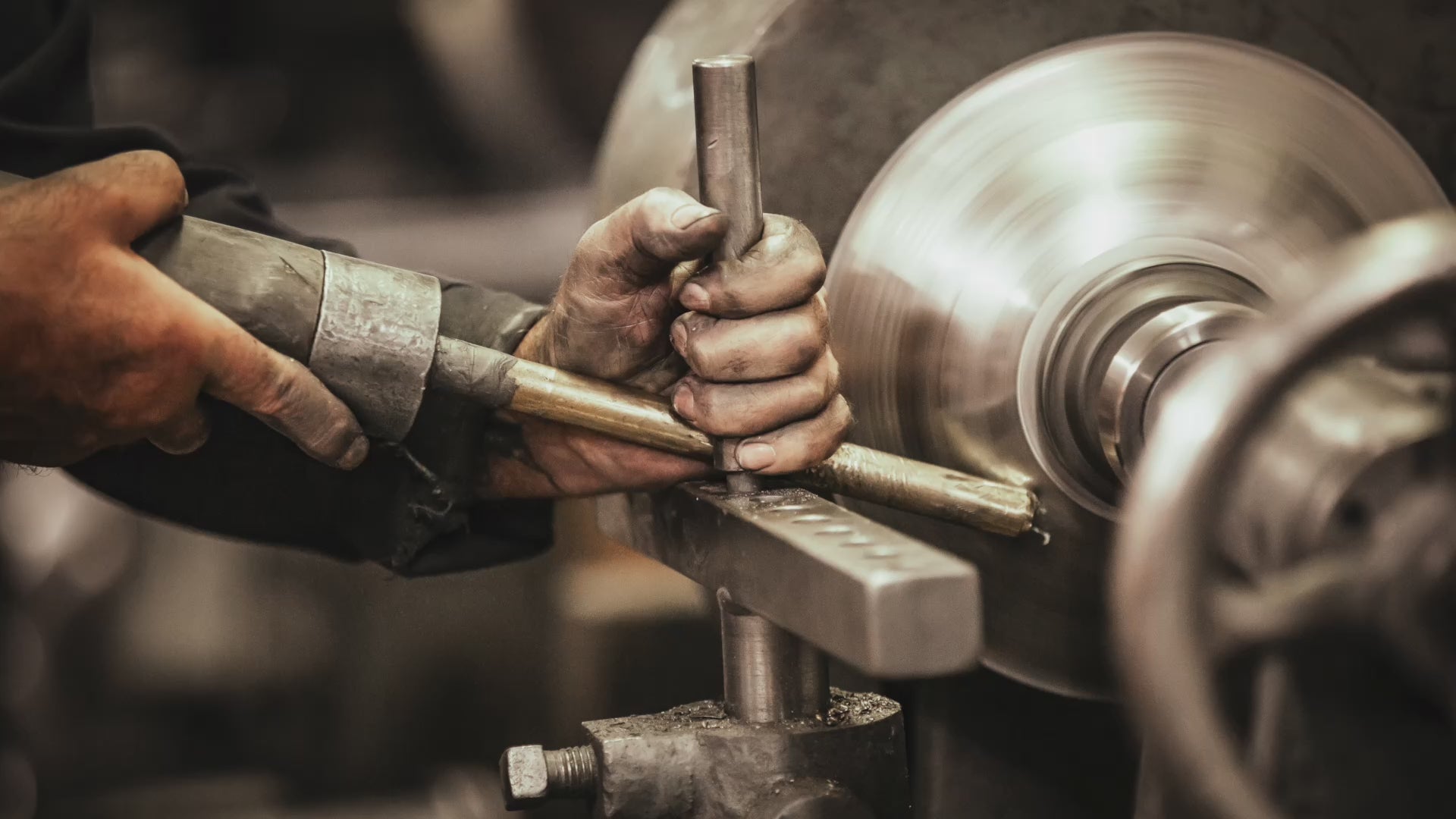 Load video: Birmingham Balti Bowls being made, metal spinning