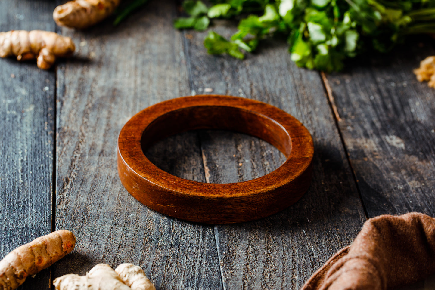 GIFT SET: Two Balti Bowls and Two Stands